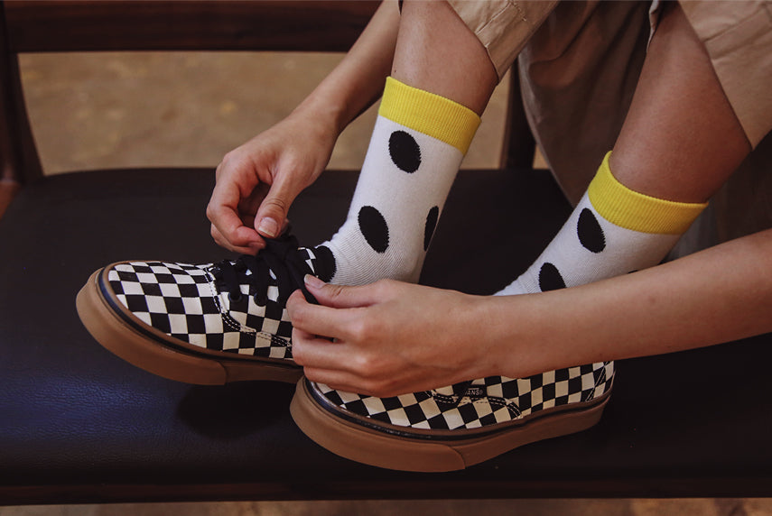 BIG BLACK DOTS SOCKS