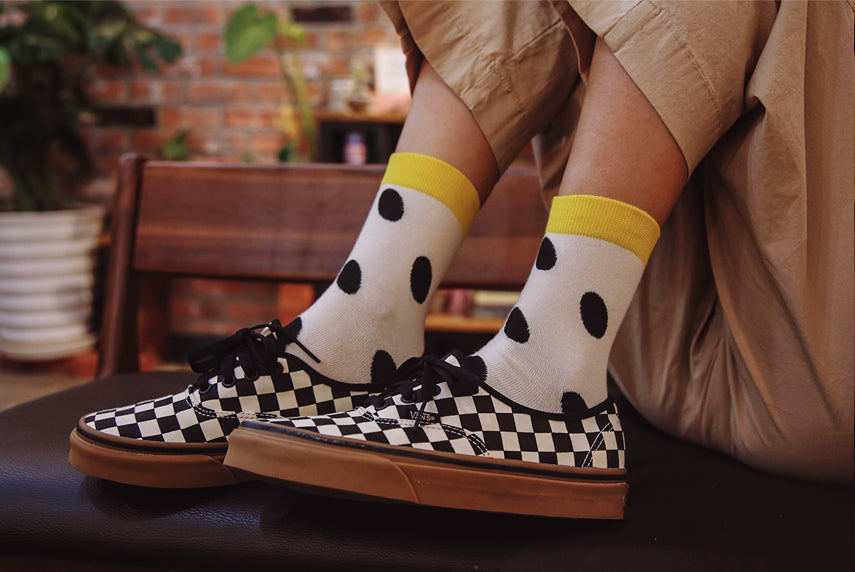 BIG BLACK DOTS SOCKS